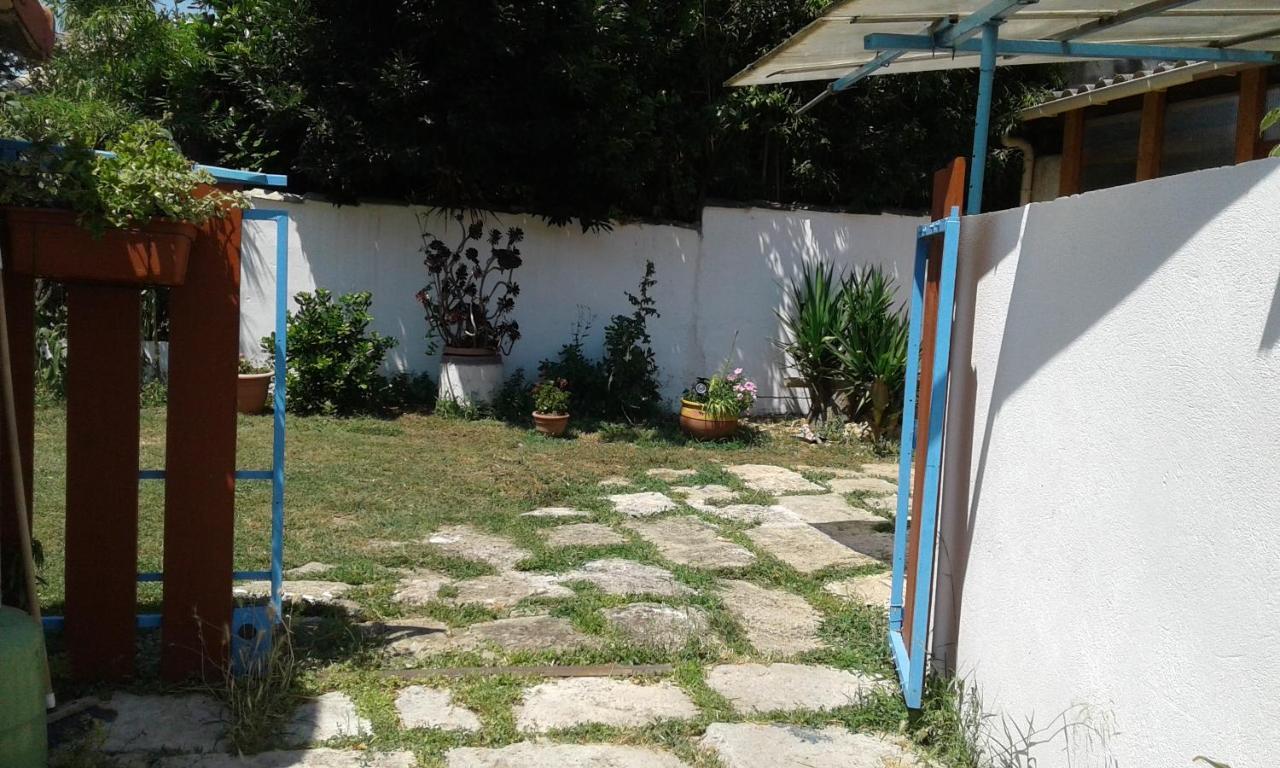 Les Tournesols Appartement Lunel-Viel Buitenkant foto